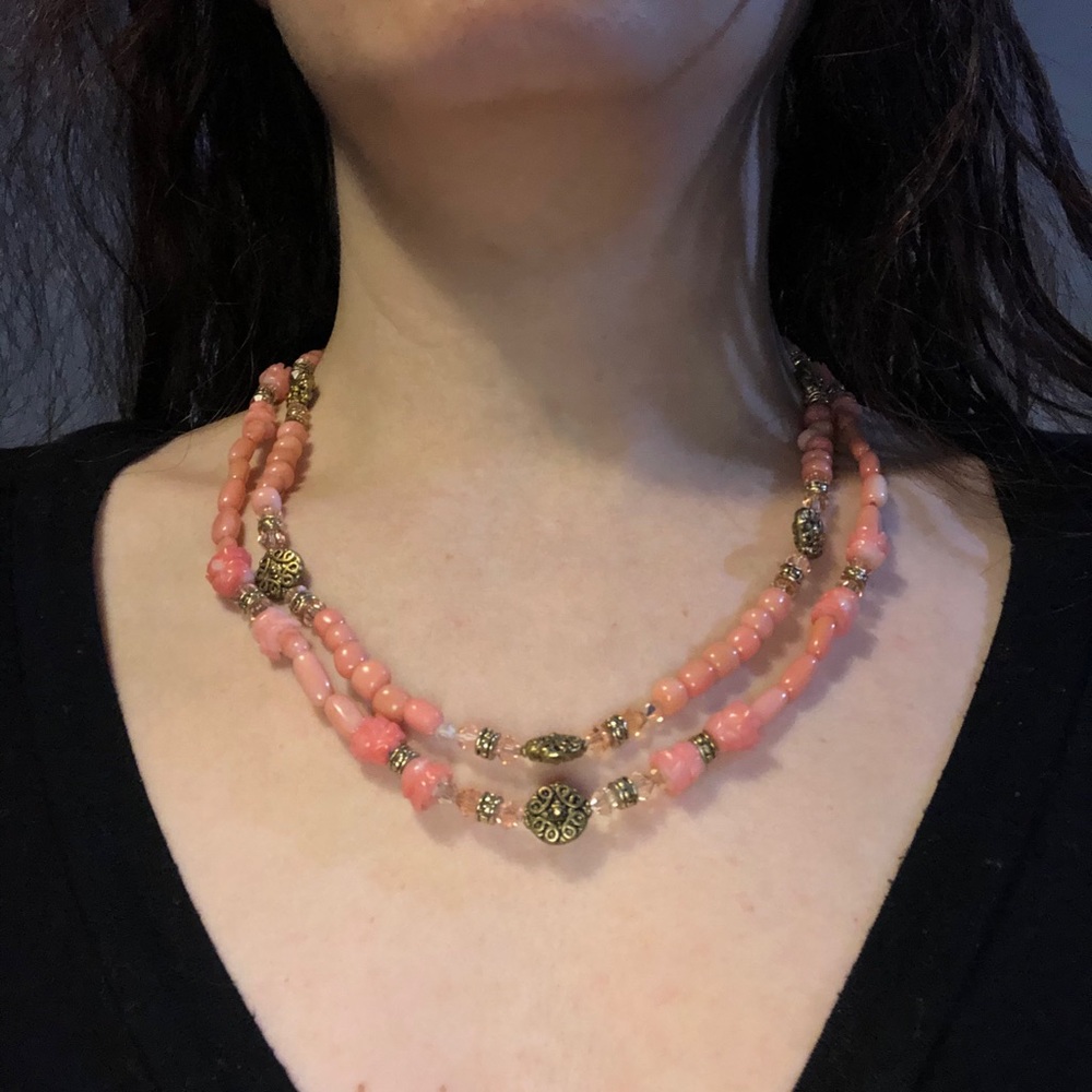 Coral bead vintage necklace with gold details